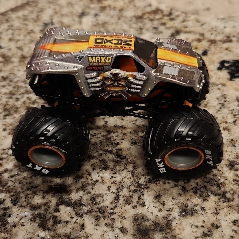 Spin Master Mad Max silver Die Cast Monster Truck 1:64 scale